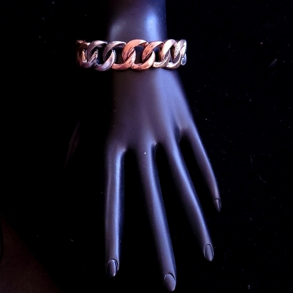 Chain Stretch Bracelet NWT - Picture 1 of 3